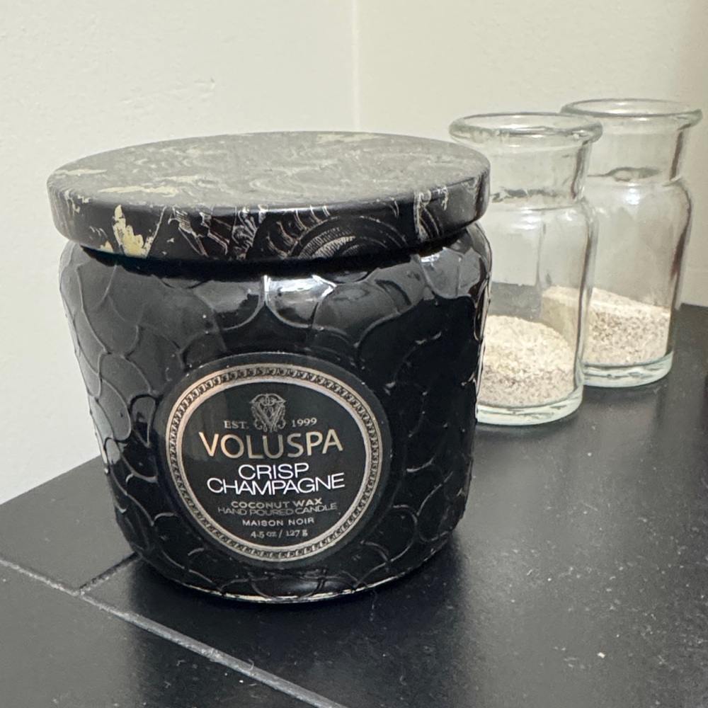 Voluspa Black Crisp Champagne Candle